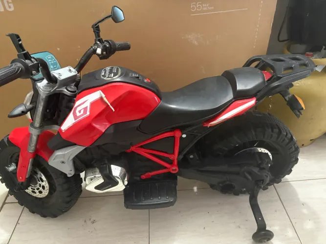 Moto elétrica infantil