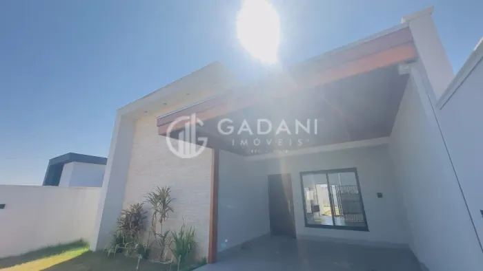CASA COM 3 QUARTOS SENDO 1 SUITE À VENDA POR R$ 750.000,00 NO PARQUE AMAZONAS EM SINOP/MT