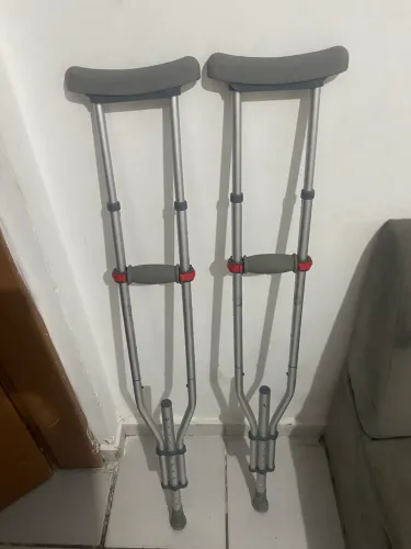 Muletas Axilares Reguláveis - Bom Estado