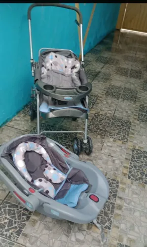 Carrinho bebê conforto