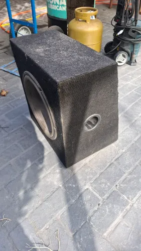 Caixa automotivo com sub de 15"
