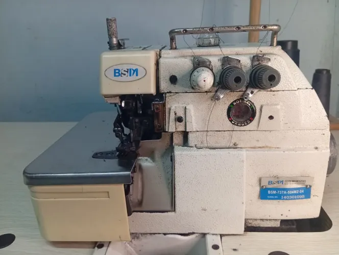 Máquina de costura overloque 