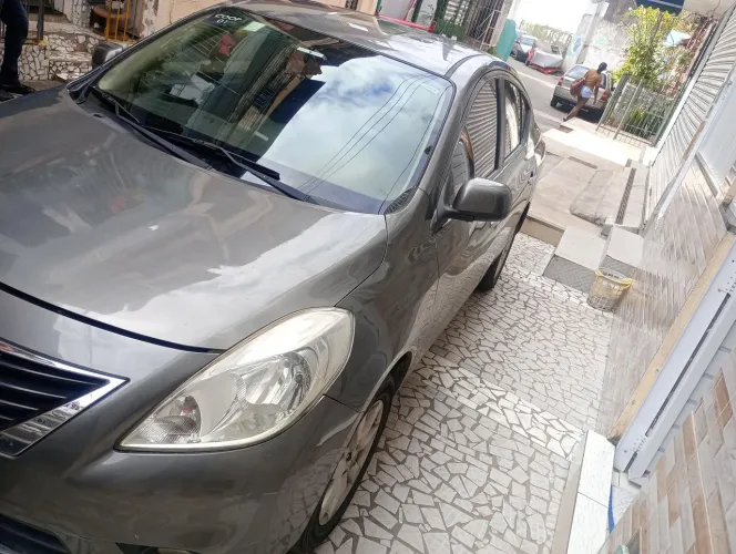 Nissan Versa SL 1.6 16V Flex Fuel 4P Mec. 2012