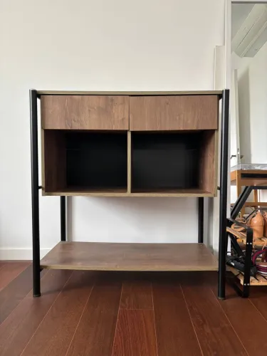 Cômoda com 2 gavetas, 2 nichos e 1 prateleira