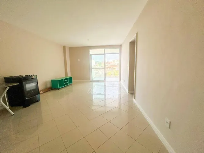 Apartamento de 3 Quartos em São Domingos