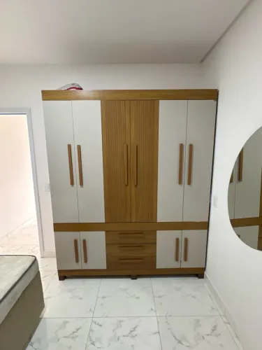 Guarda roupa com 5 meses de uso
