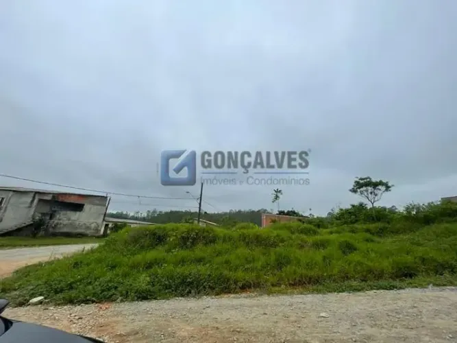 Terreno Comercial de 246 m² em Jardim São Luís, Suzano Oportunidade Única