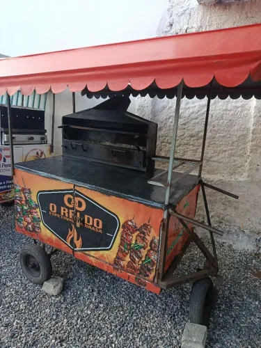 Vende carrinho de espetinho