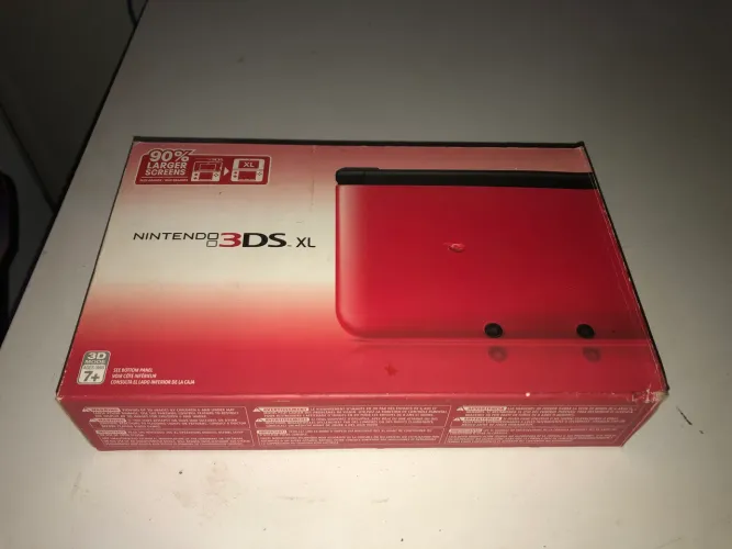 Nintendo 3ds XL na caixa, com case novo e jogos