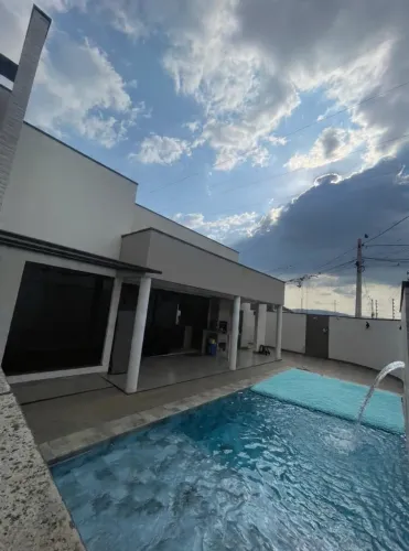Vende-se casa de Alto padrão