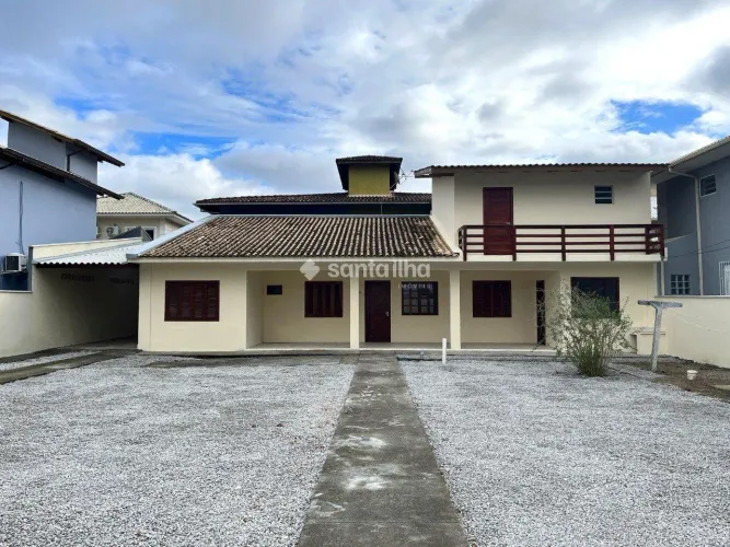 Casa com 3 dormitórios para alugar, 136m² - Campeche - Florianópolis/SC