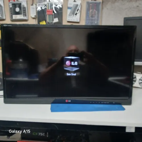 Vendo essa tv LG não é SMART é TV e munitor funcionando  não o controle 
