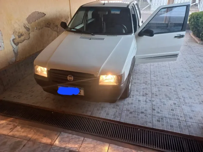 Fiat Uno Mille Celeb. WAY Econ. 1.0 F.flex 4P 2011