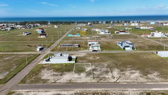 Terreno para Venda em Balneário Gaivota, Areias Claras