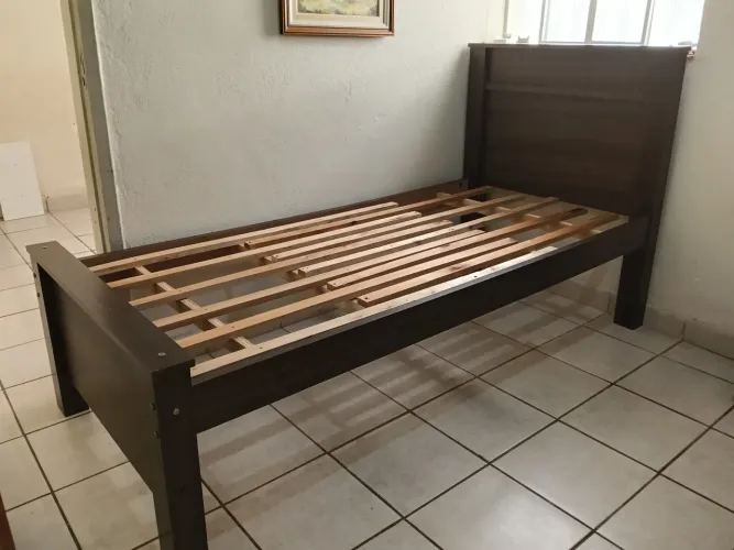 Vendo cama de solteiro URGENTE