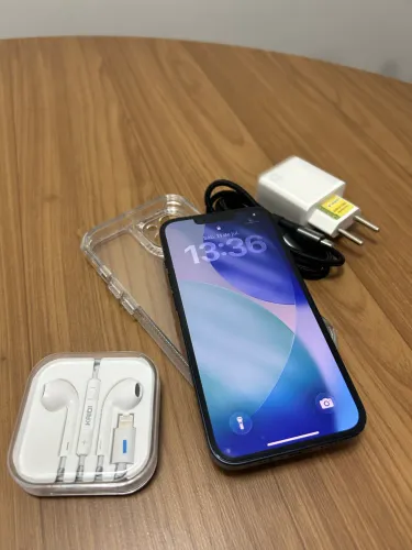 iPhone 13 128gb - (Muito novo) Acompanha Capa/Película, Fone e Carregador Turbo