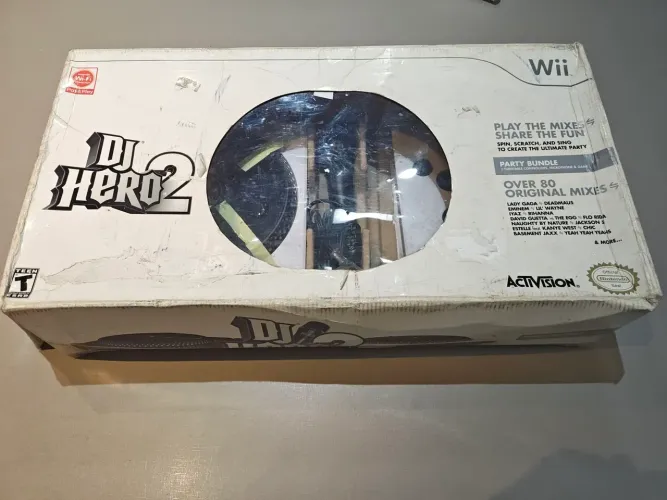 DJ Hero 2 Wii na caixa