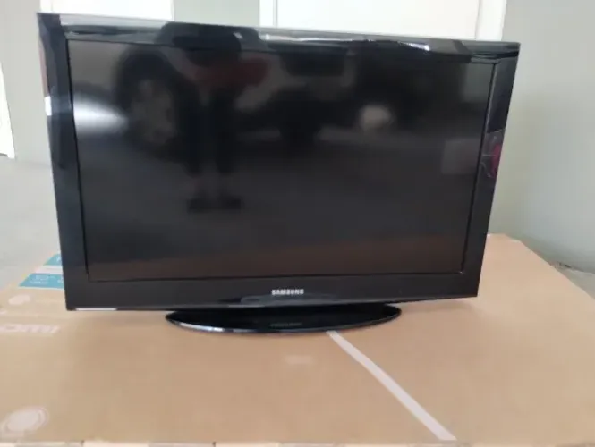 Vendo TV Samsung 32 polegadas, modelo LN32E420E2G. ? Tela de 32" ? Marca Samsung ? Imagem