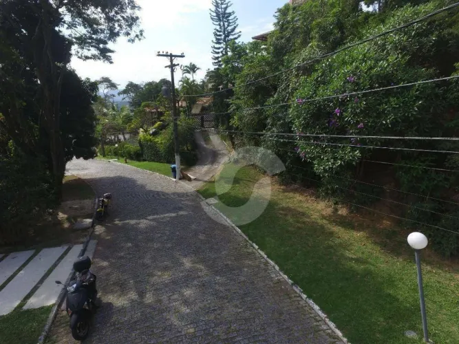 Terreno à venda, 800 m² por R$ 250.000,00 - Piratininga - Niterói/RJ