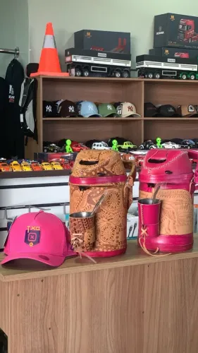 GARRAFA DE COURO PARA TERES/CHIMARRÃO FEMININAS