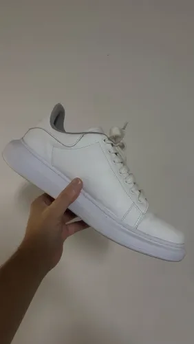 Tenis em couro branco masculino