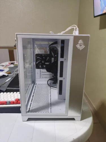 PC GAMER MANCER RYZEN 5 5600GT