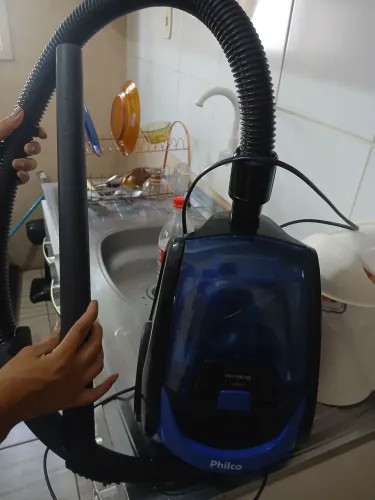 Aspirador de pó funcionando certinho porem esta um pouco fraco 40reais 