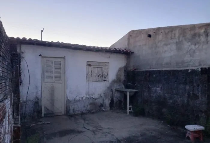 Vendo ou troco casa