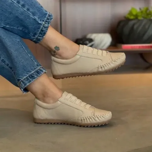 Tênis Casual feminino em couro!!