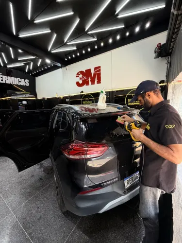 Contratamos Aplicador de Películas Automotivas