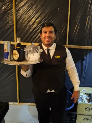 Garçom Profissional em Evento