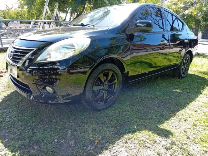 Nissan Versa SL 1.6 16V Flex Fuel 4P Mec. 2014