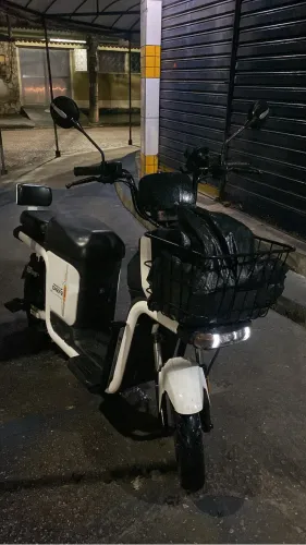 Moto elétrica da moto chefe