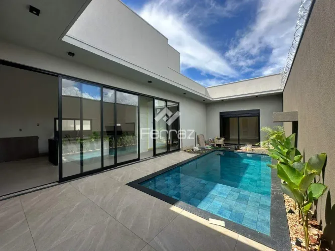 Casa de Alto Padrão à Venda no Praça Alto Umuarama | 3 Suítes, Piscina Aquecida e Automaçã
