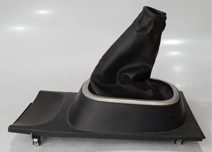 Moldura Coifa Trambulador Nissan Tiida 2008 - 2013 Preto