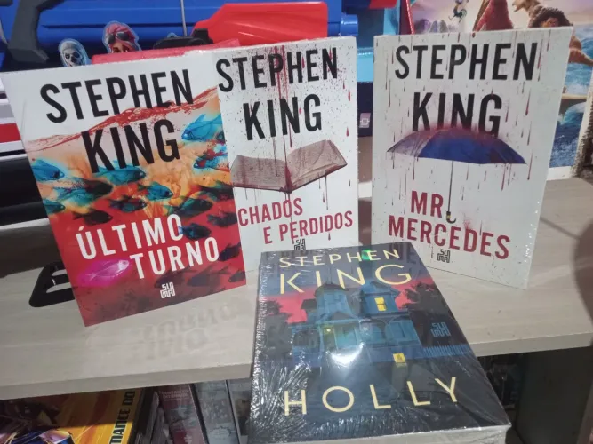 Kit stephen king Mercedes, achados e perdidos, último turno e holly
