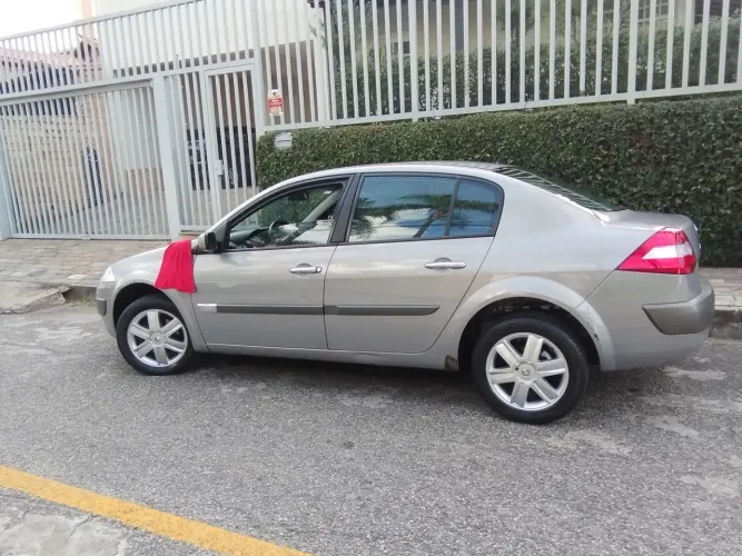 Renault Megane Sedan Dynamique Hi-flex 1.6 16V 2008