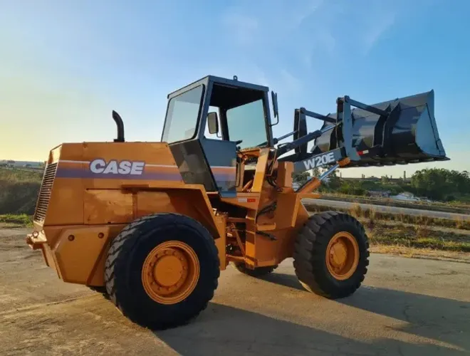 Pa carregadeira Case W20e ano 2014