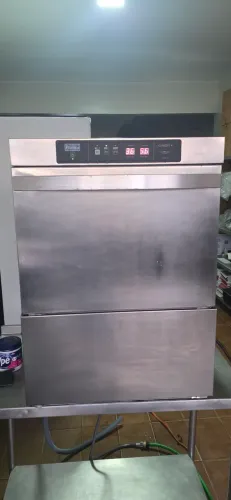Máquina de lavar louças Prática 