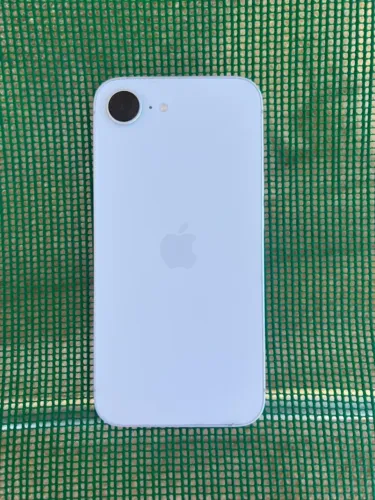 iPhone 16e - 128 GB - Branco (Usado) - 3 meses de uso (na garantia até 10/2026)