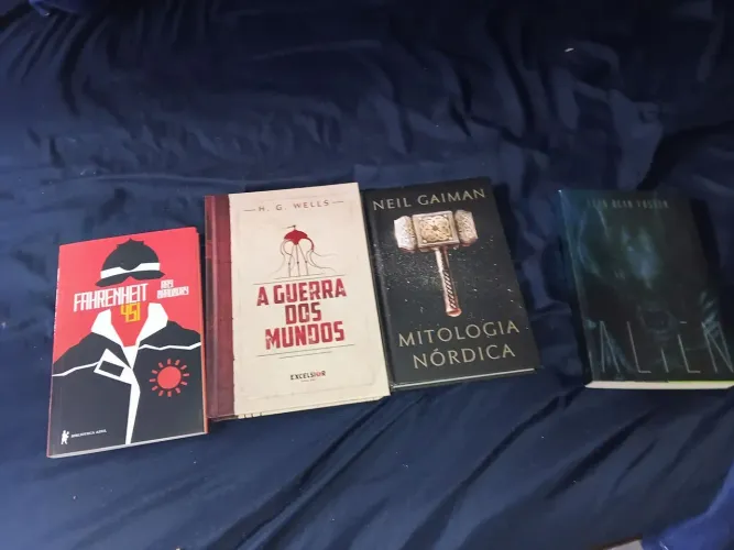 Alien + guerra dos mundos + Fahrenheit 451+ mitologia nórdica