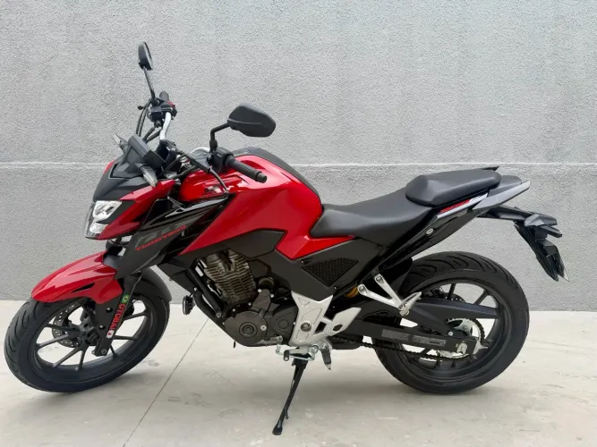 Honda Cb 300F Twister! Apenas 14.000 km. Impecável