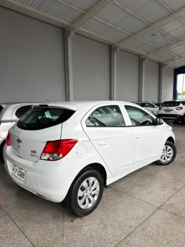 Chevrolet Onix Hatch LT 1.0 8V Flex Power Mec. 4P 2016