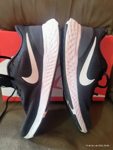 Nike Revolution número 39 original 
