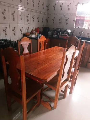 Mesa com cadeiras