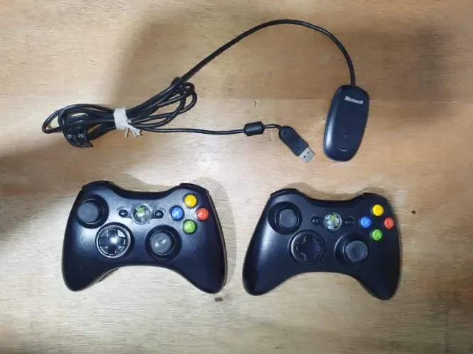 Joysticks (controles) de Xbox 360 com adaptador microsoft para computador