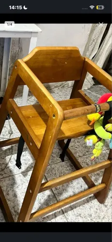 Cadeira de alimentação infantil