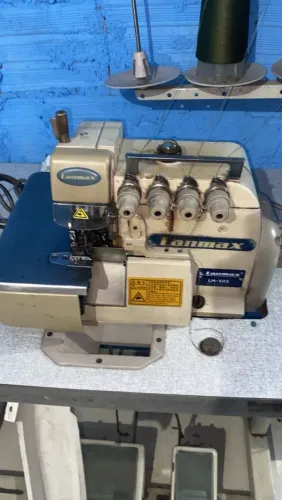 Máquina de costura interlock industrial, toda regulada, pontos perfeitos.