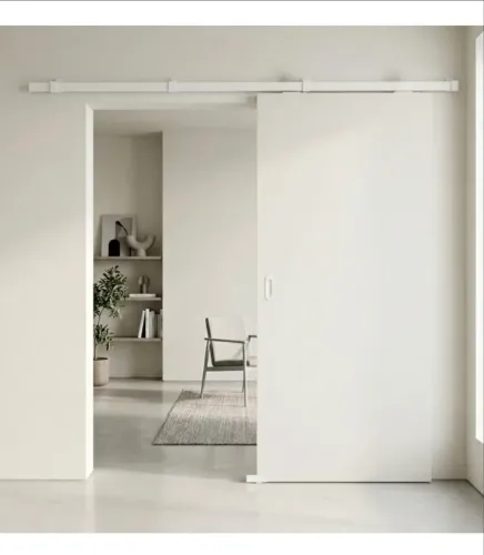 Folha de porta de correr com trilho