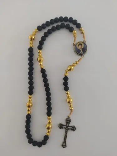 Terço Artesanal São Carlo Acutis e Nossa Senhora Aparecida (novo) preto